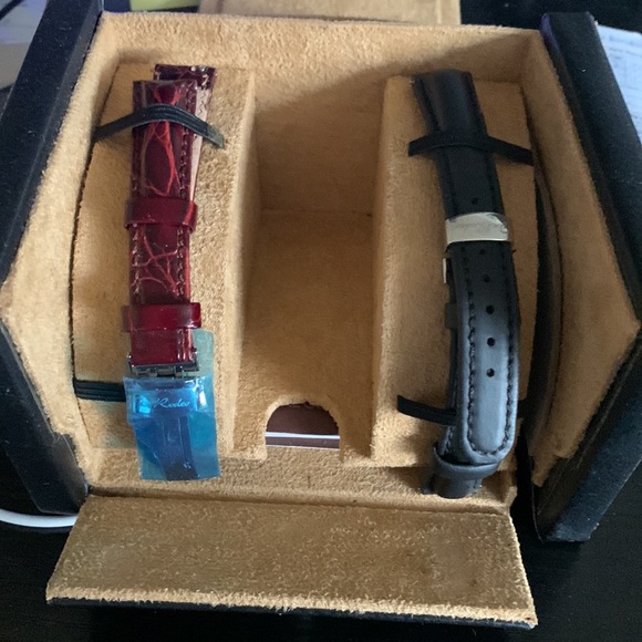 Hardly used joe rodeo womens watch - Picture 2 of 4